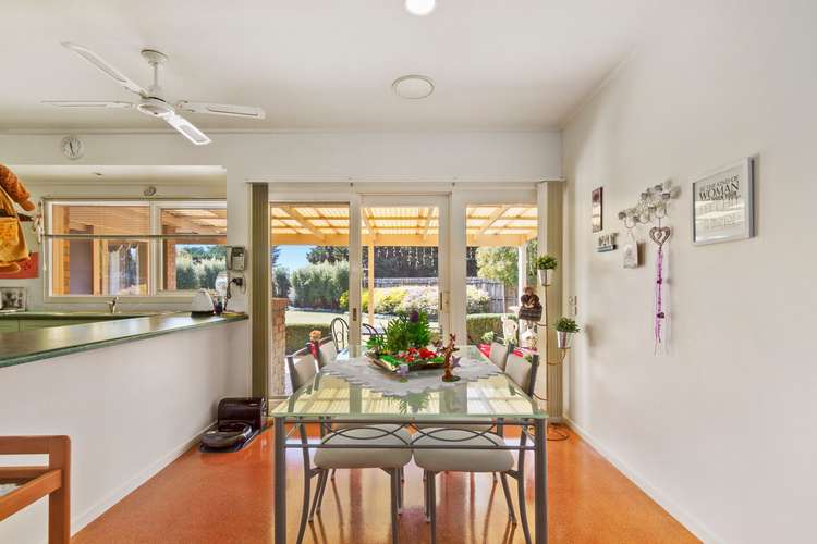 Fifth view of Homely house listing, 10 Hakea Court, Sale VIC 3850