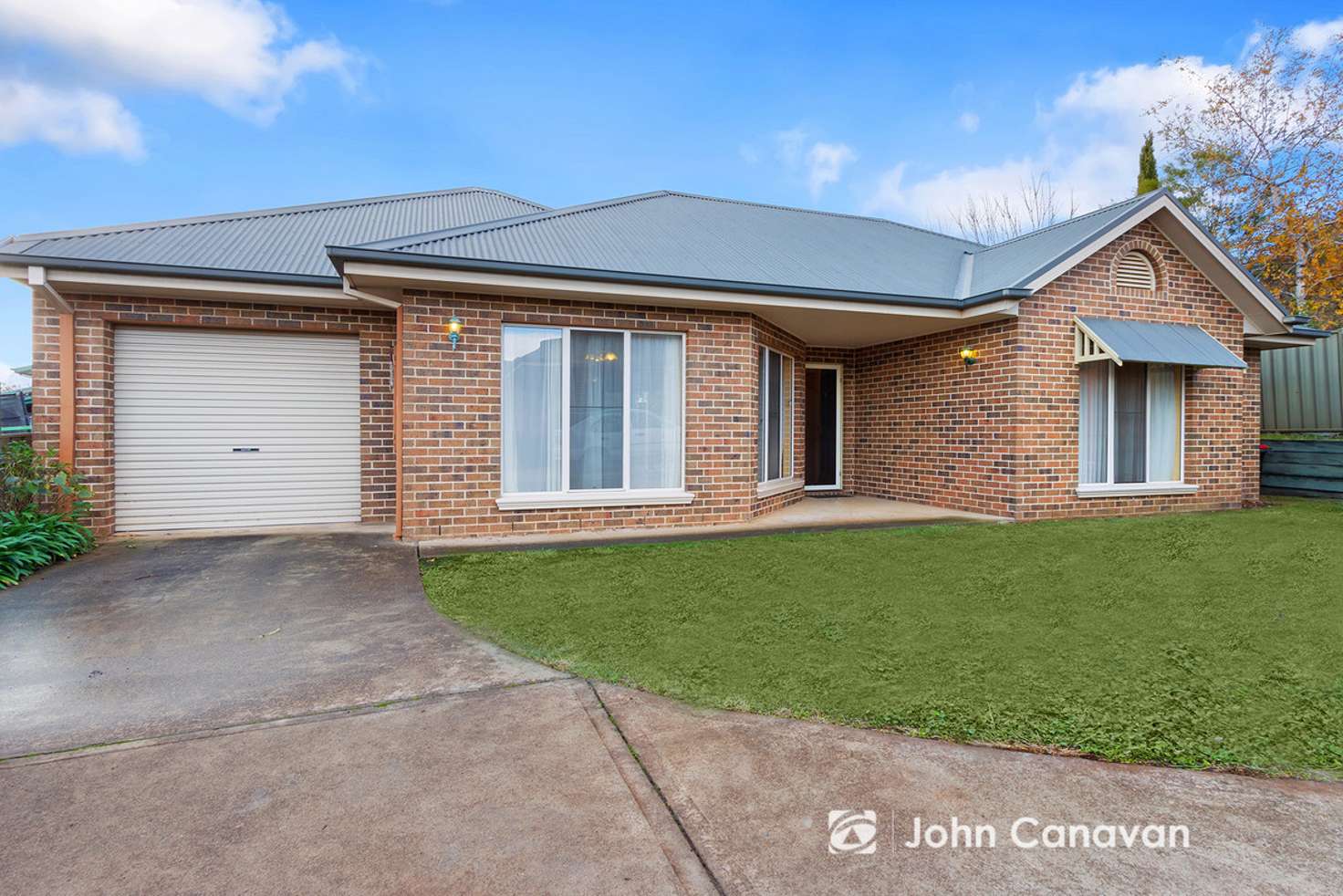 Main view of Homely house listing, 2/7 Somerset Crescent, Mansfield VIC 3722