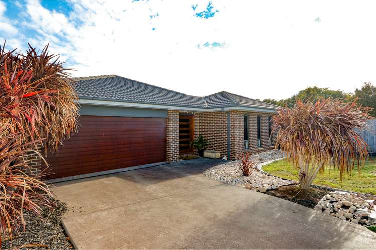 Second view of Homely house listing, 4 Gooch Court, Sale VIC 3850