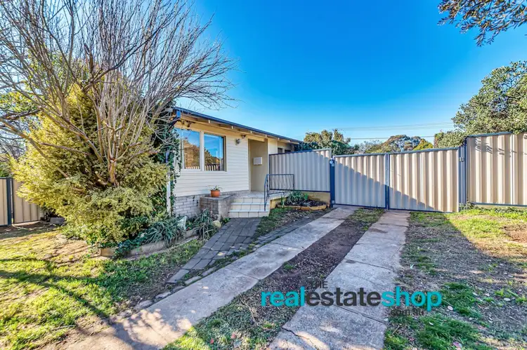 15 Pulleine Crescent, Macgregor ACT 2615