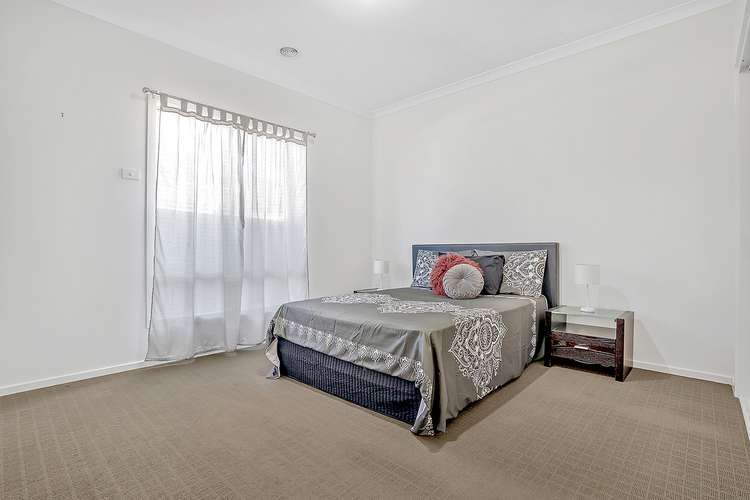 Fifth view of Homely house listing, 4 Timbarra Court, Craigieburn VIC 3064