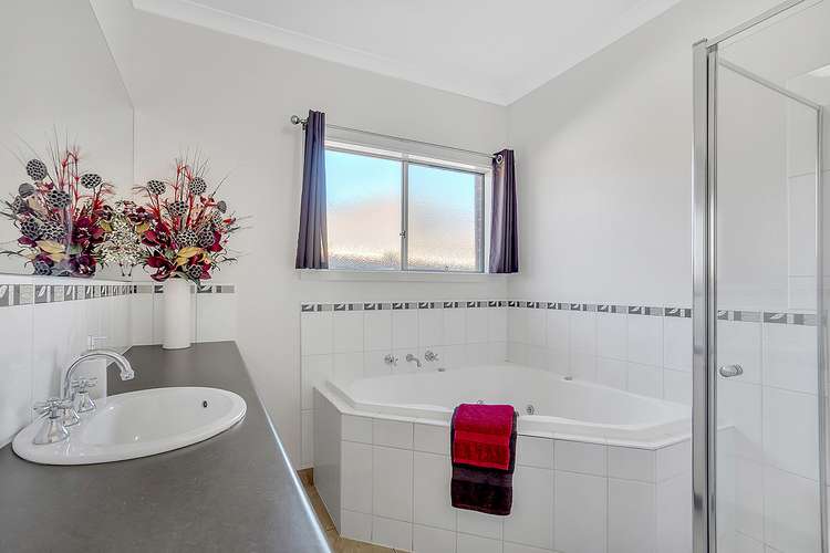 Sixth view of Homely house listing, 4 Timbarra Court, Craigieburn VIC 3064