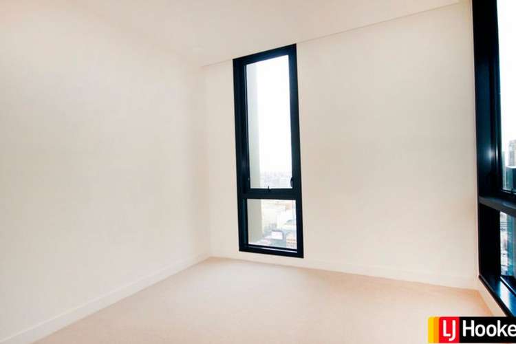 Third view of Homely apartment listing, 3405/81 A'beckett Street, Melbourne VIC 3000