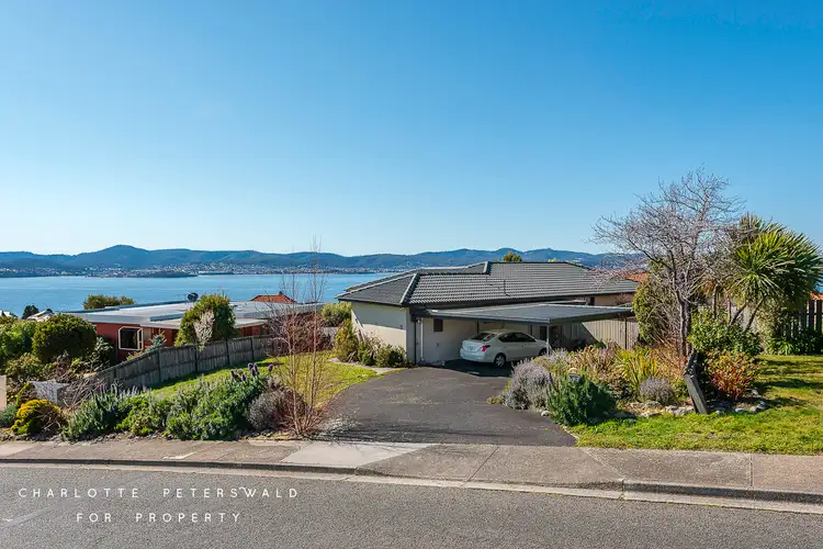 52 Lipscombe Avenue, Sandy Bay TAS 7005
