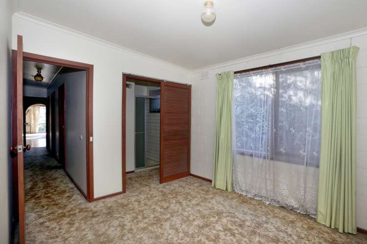 Sixth view of Homely house listing, 38 Caroline Avenue, Cockatoo VIC 3781