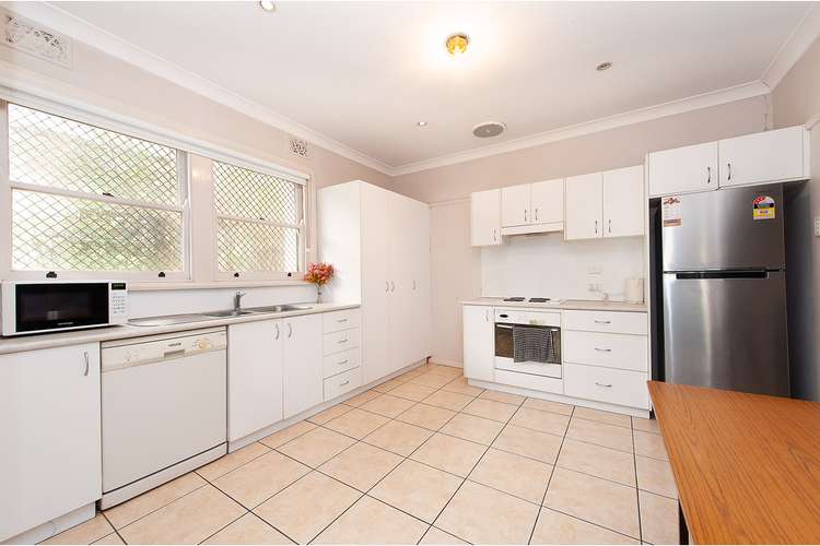 Second view of Homely unit listing, 1/364 Bellevue Street, North Albury NSW 2640