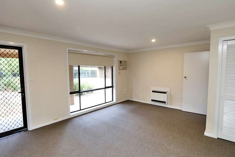 Fourth view of Homely unit listing, 2/2 Cooinbil Crescent, Kooringal NSW 2650