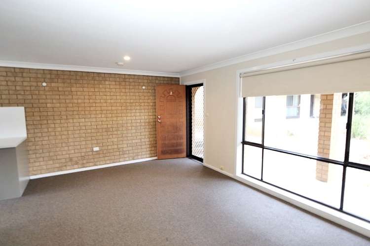 Fifth view of Homely unit listing, 2/2 Cooinbil Crescent, Kooringal NSW 2650