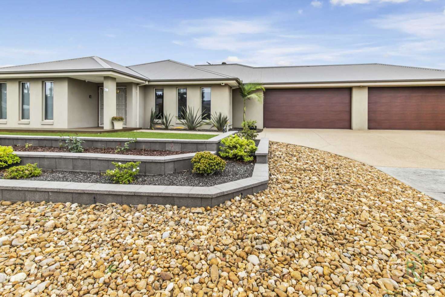 Main view of Homely house listing, 39 Dunferline Crescent, Cranbourne VIC 3977