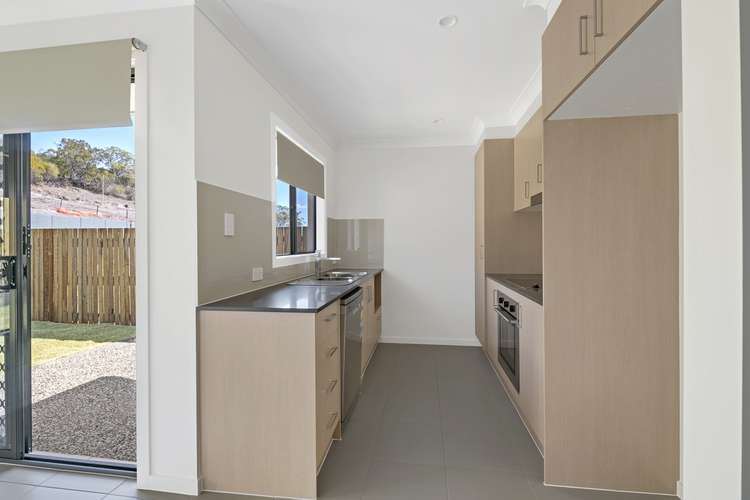 Second view of Homely semiDetached listing, 2/5 McInnes Crescent, Glenvale QLD 4350