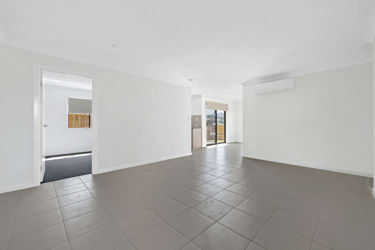 Third view of Homely semiDetached listing, 2/5 McInnes Crescent, Glenvale QLD 4350