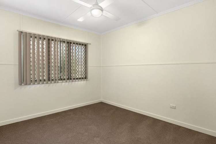 Fifth view of Homely house listing, 2 Mulsanne Street, Holland Park West QLD 4121