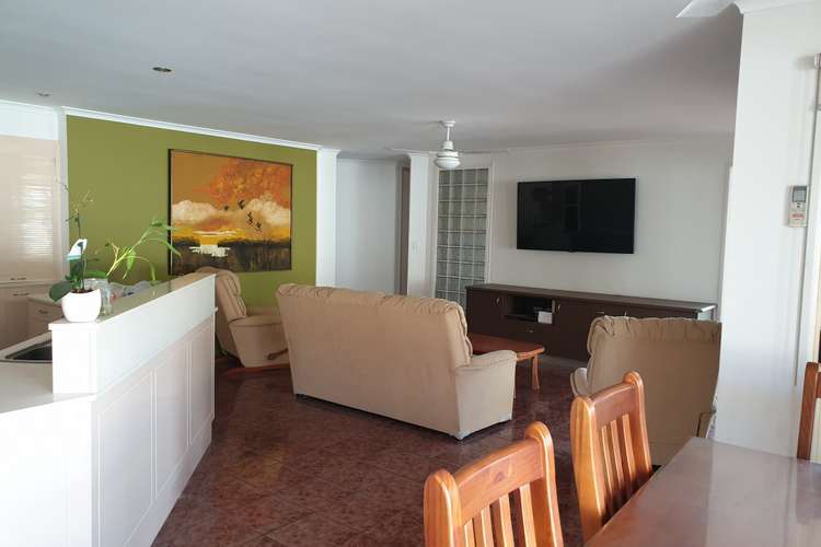 Second view of Homely house listing, 4 Captivation Court, Avoca QLD 4670