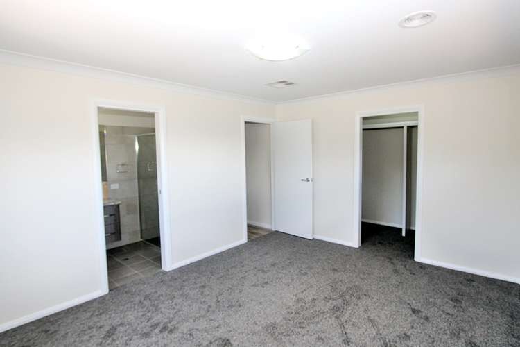 Fifth view of Homely unit listing, 19B Sunvale Crescent, Estella NSW 2650