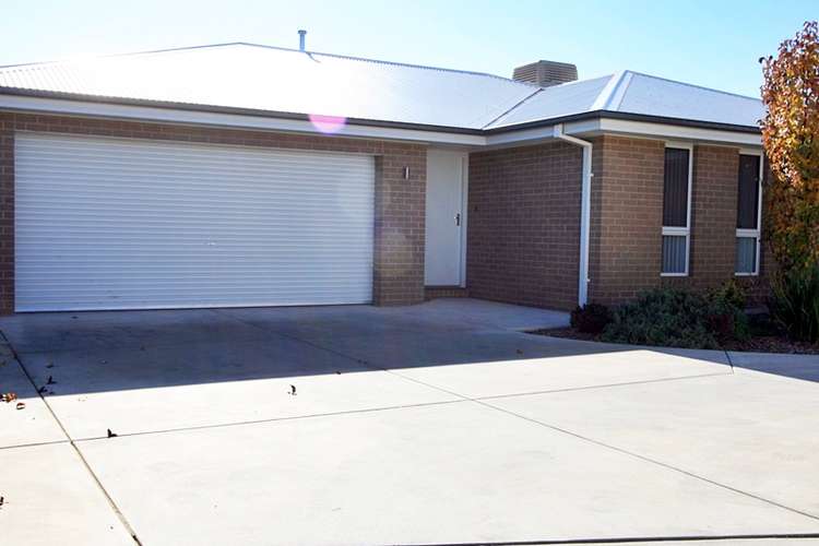Main view of Homely unit listing, 2/22 Tahara Crescent, Estella NSW 2650
