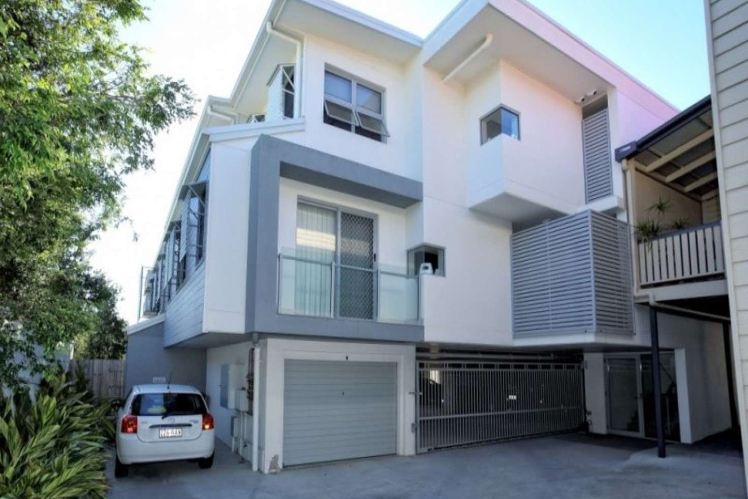 Main view of Homely unit listing, 4/33 Villa Street, Annerley QLD 4103