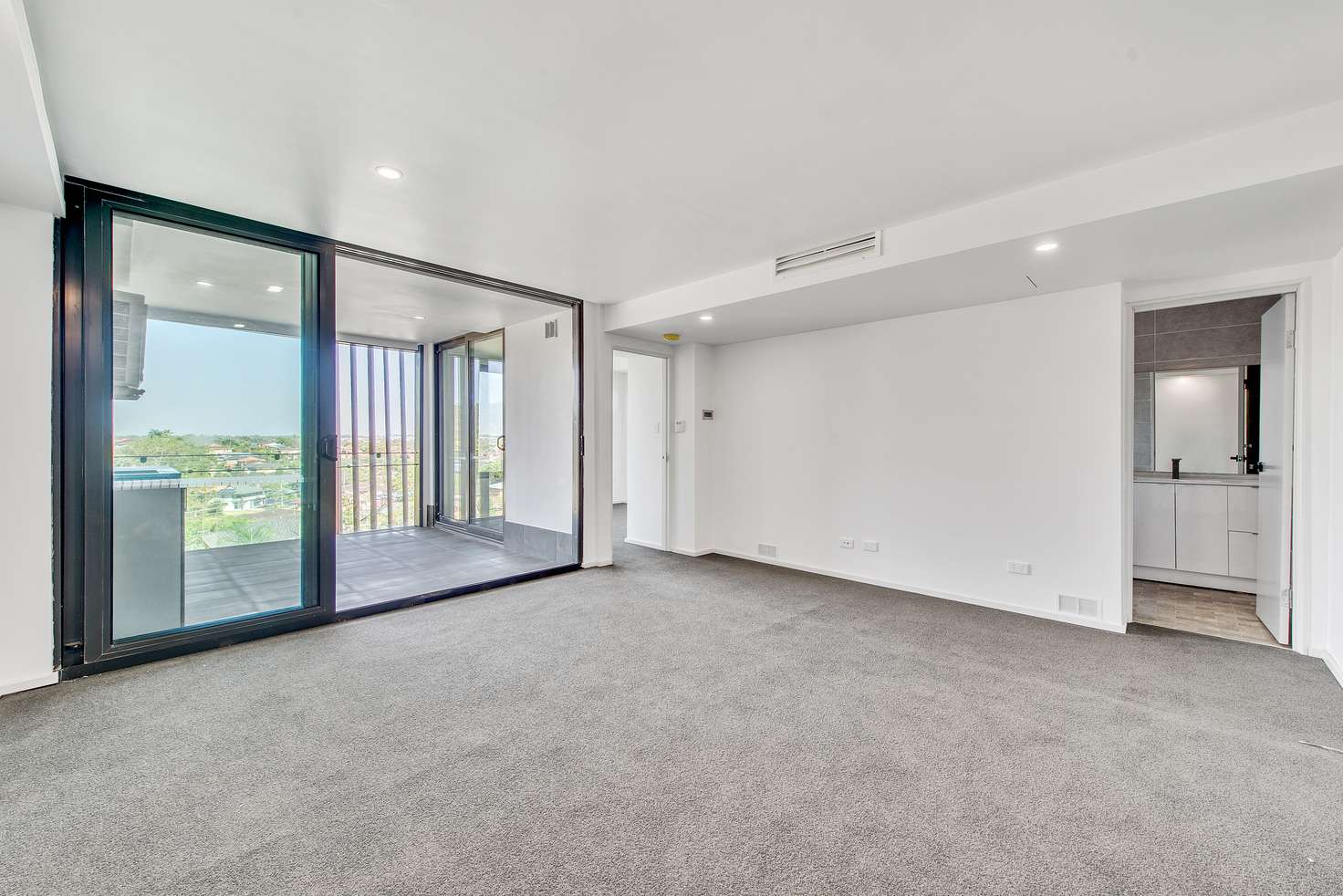 Main view of Homely unit listing, 6 Ventura Street, Upper Mount Gravatt QLD 4122