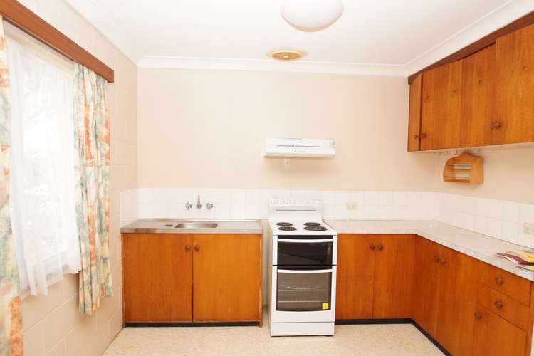 Main view of Homely unit listing, 2/4 Bellevue Road, Armidale NSW 2350