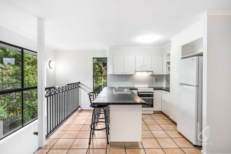2/260 Sir Fred Schonell Drive, St Lucia QLD 4067