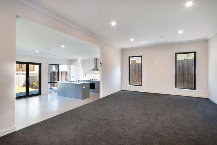 Fifth view of Homely unit listing, 2/4 Outlook Road, Frankston VIC 3199