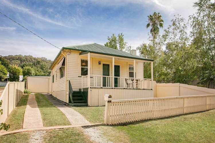 13 Railway Avenue, Yackandandah VIC 3749