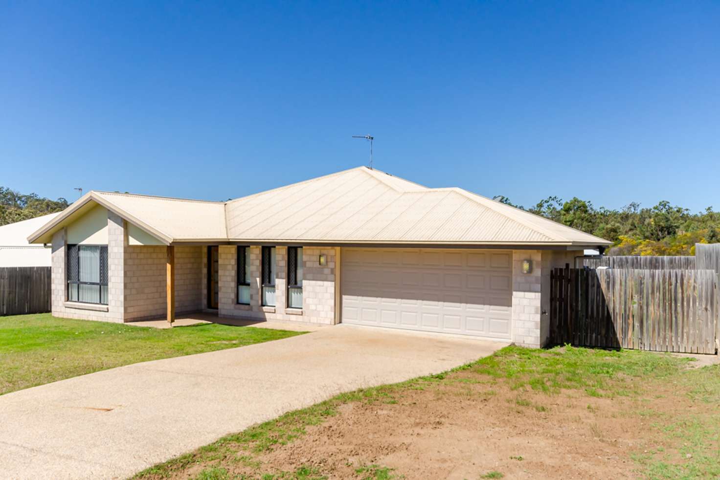 Main view of Homely house listing, 19 Woodland Court, Kirkwood QLD 4680