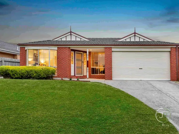7 Bookham Way, Cranbourne West VIC 3977