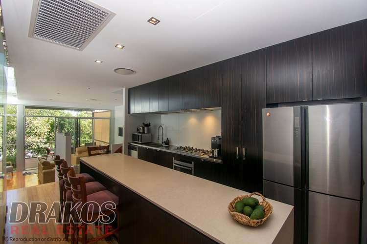 Main view of Homely townhouse listing, 4/165 Dornoch Terrace, Highgate Hill QLD 4101