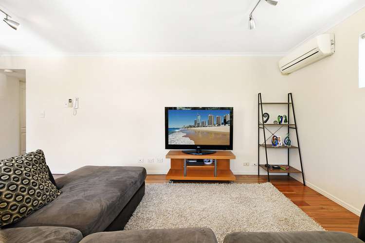 Sixth view of Homely apartment listing, 2/134 Stanhill Drive, Chevron Island QLD 4217