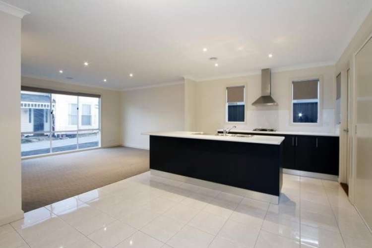 Third view of Homely townhouse listing, 2/460 Raymond Street, Sale VIC 3850