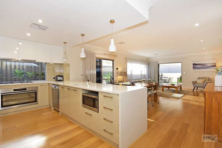 Second view of Homely house listing, 5 Danehill Vista, The Vines WA 6069
