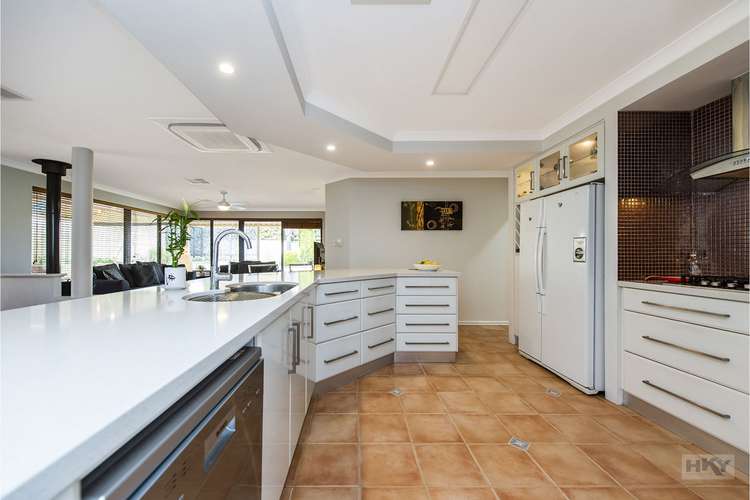 Sixth view of Homely house listing, 6 Combewood Loop, Carramar WA 6031