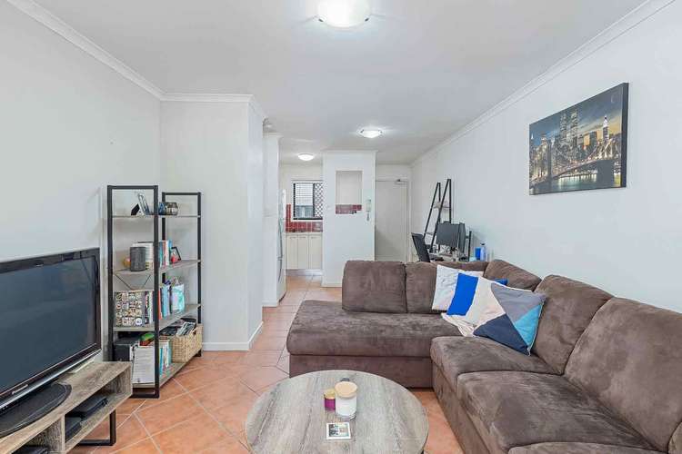 Third view of Homely apartment listing, 1/106 Linton Street, Kangaroo Point QLD 4169