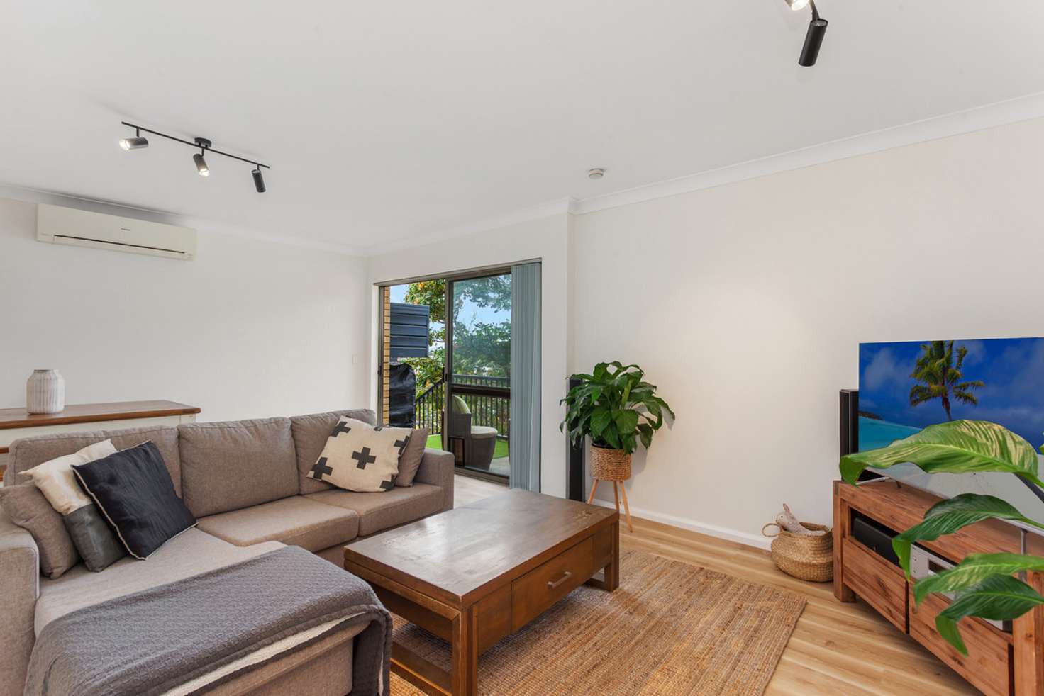 Main view of Homely unit listing, 5/141 George Street West, Burleigh Heads QLD 4220