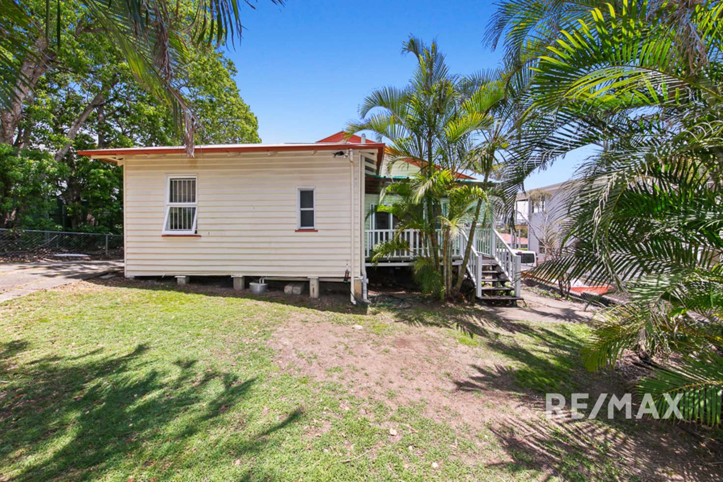 Main view of Homely unit listing, 2/24 Smeaton Street, Coorparoo QLD 4151