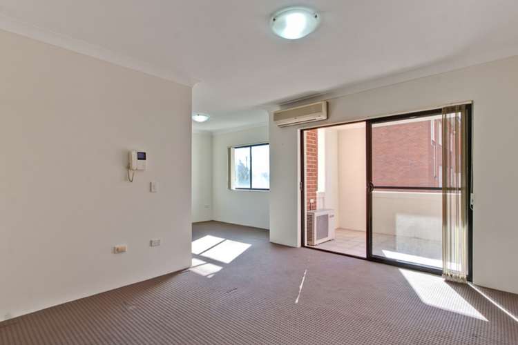Third view of Homely apartment listing, 10/6-8 College Crescent, Hornsby NSW 2077