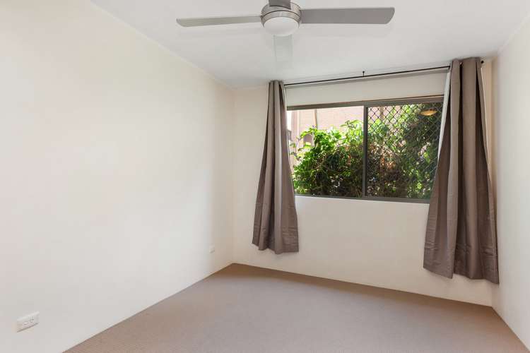 Fifth view of Homely unit listing, 2/21 Heath Street, Southport QLD 4215