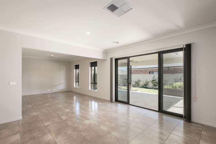 Fifth view of Homely house listing, 7 Derrick Street, Wodonga VIC 3690