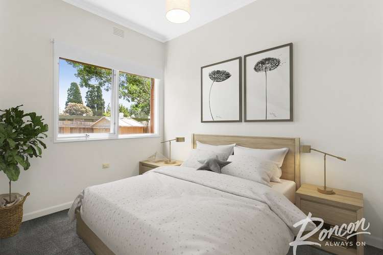 Main view of Homely unit listing, 2/24 Retreat Road, Newtown VIC 3220