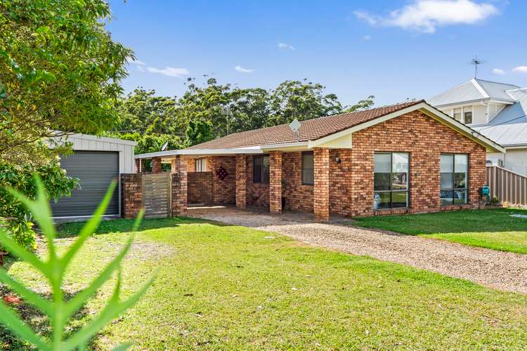 11 Venus Avenue, Lake Tabourie NSW 2539