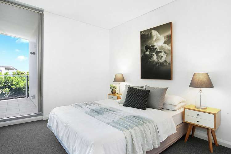 Fifth view of Homely apartment listing, 402/35 Shelley Street, Sydney NSW 2000
