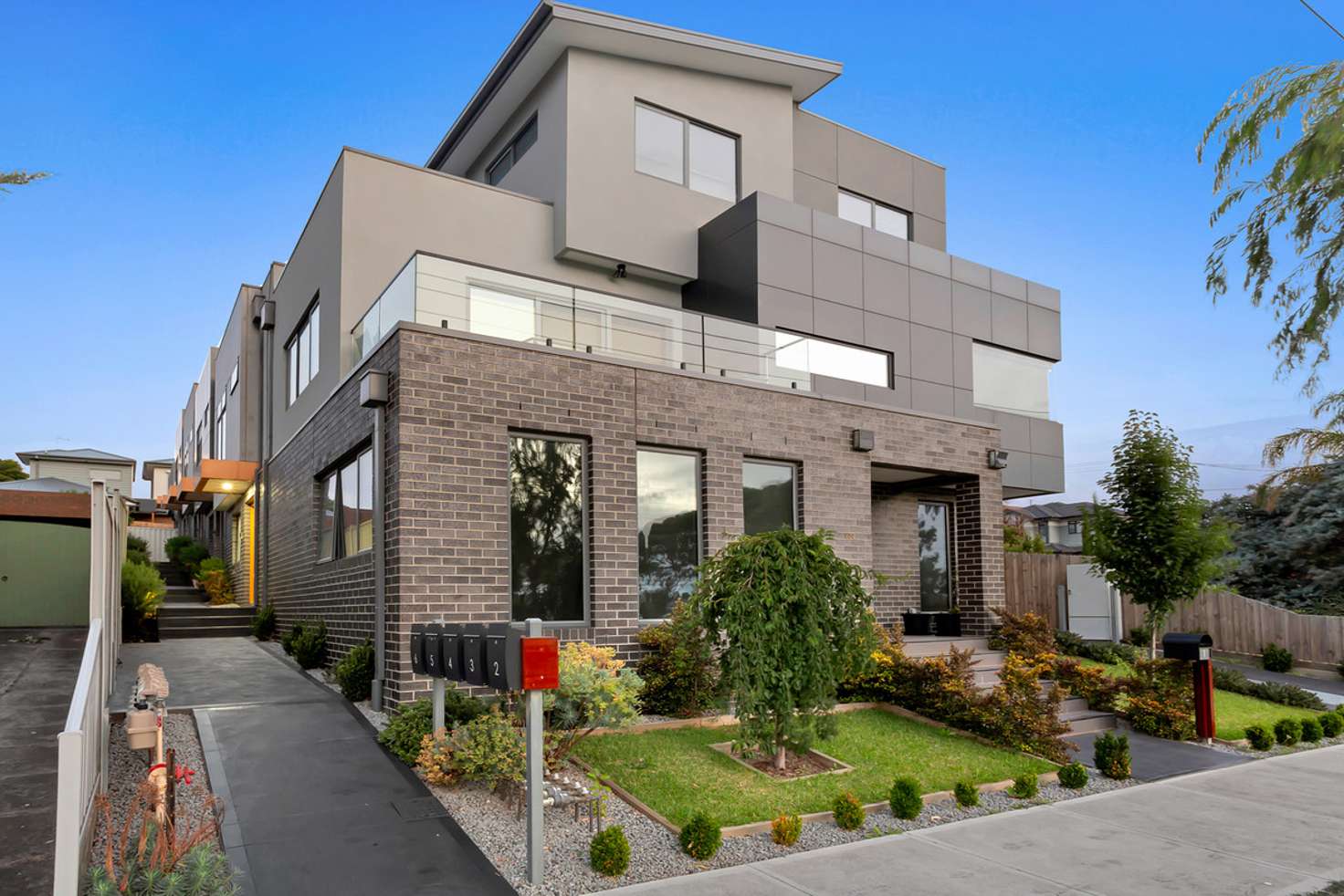 Main view of Homely townhouse listing, 2/232 Waterloo Road, Oak Park VIC 3046