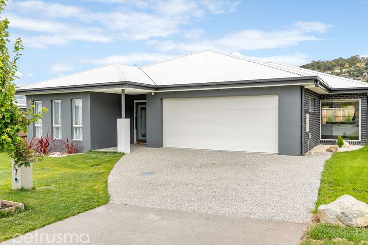 7 Dowding Crescent, New Town TAS 7008