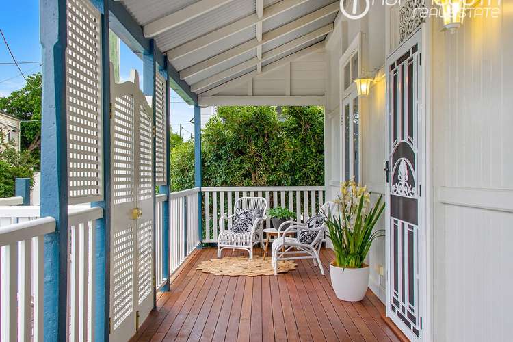 37 Mossgrove Street, Woolloongabba QLD 4102