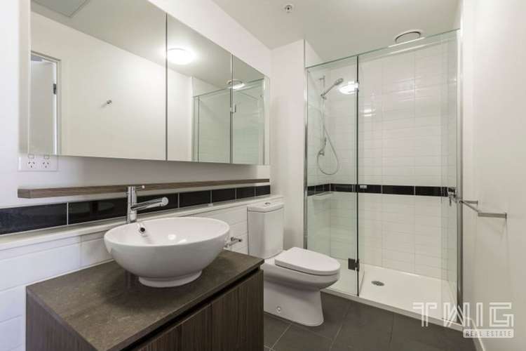 Fifth view of Homely apartment listing, 2811/350 William Street, Melbourne VIC 3000