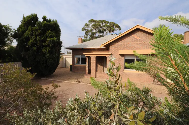 4 Stirling Road
