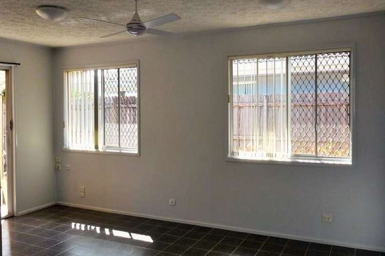 Fifth view of Homely semiDetached listing, 1/27 Albion Avenue, Miami QLD 4220