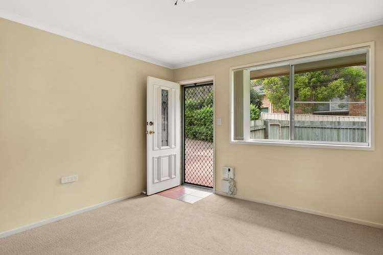 Third view of Homely unit listing, 2/10 Spies Court, Mount Lofty QLD 4350