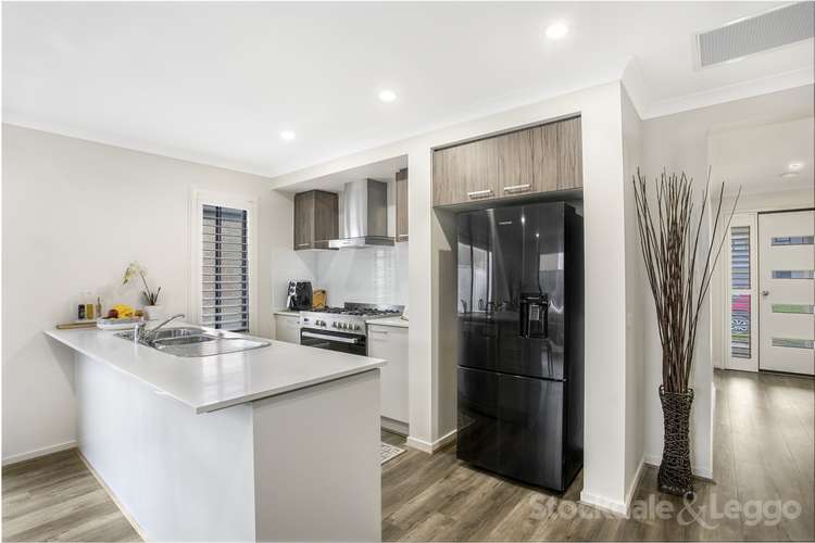 Second view of Homely house listing, 40 Bona Vista Rise, Clyde VIC 3978