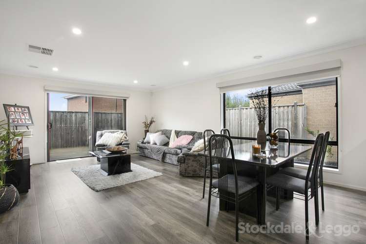 Fifth view of Homely house listing, 40 Bona Vista Rise, Clyde VIC 3978